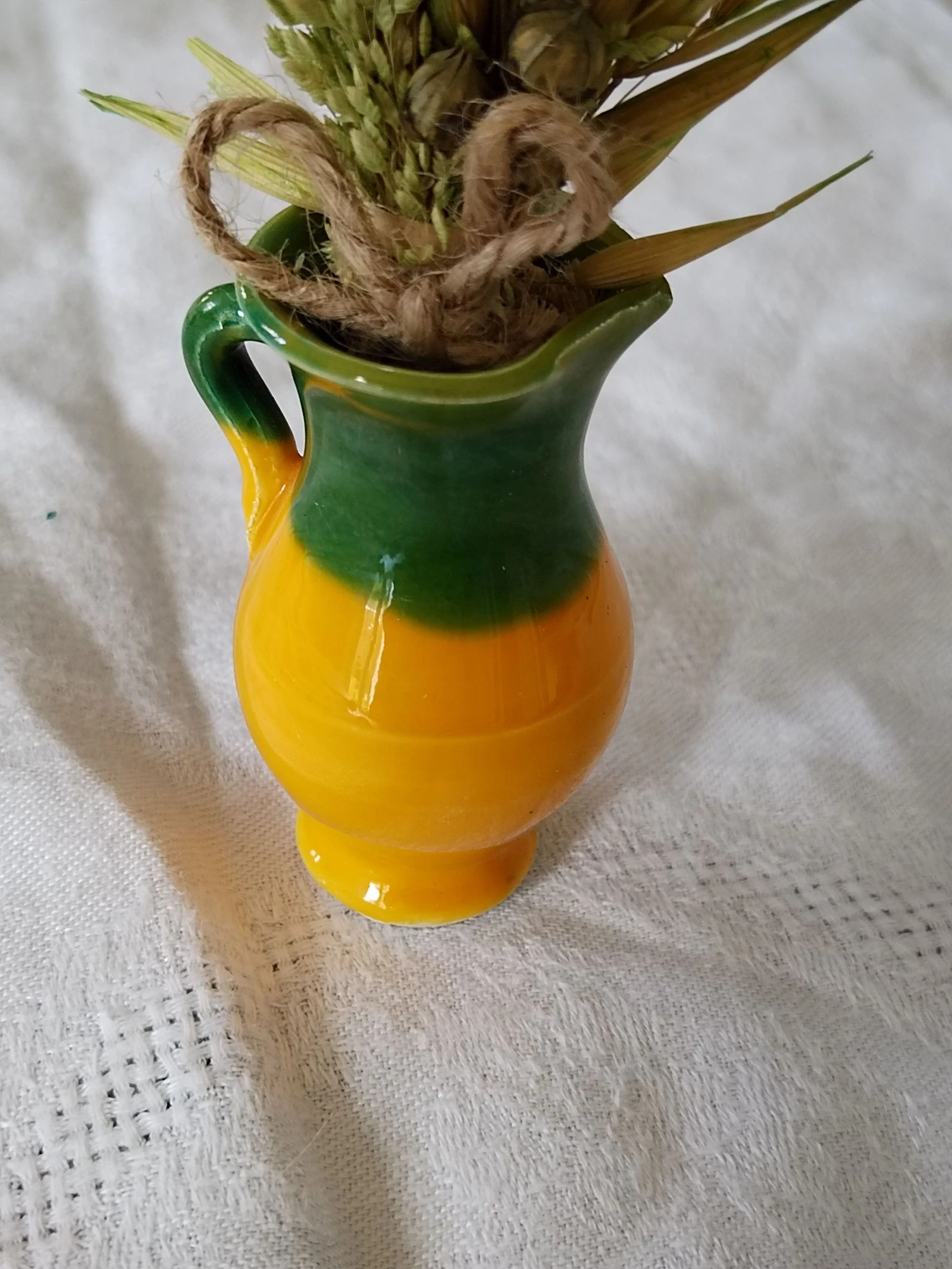 conjunto de 2 bonitos mini jarrones vintage con sus pequeños ramos de flores secas... – photo 31